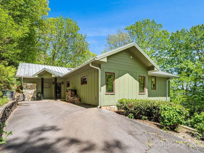 1760 Winding Creek Drive, Waynesville, NC 28786.  MLS# CAR4264715, YatesRealty ID 16223. 