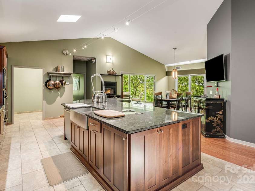 1760 Winding Creek Drive, Waynesville, NC 28786.  MLS# CAR4264715, YatesRealty ID 16223. Kitchen (1)