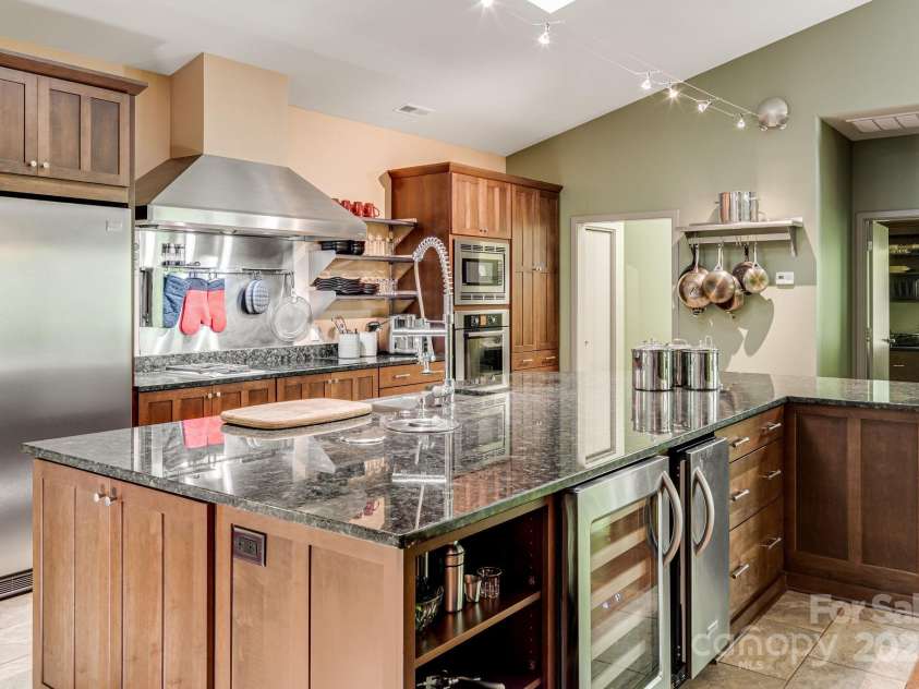 1760 Winding Creek Drive, Waynesville, NC 28786.  MLS# CAR4264715, YatesRealty ID 16223. Kitchen (2)