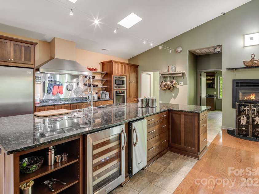 1760 Winding Creek Drive, Waynesville, NC 28786.  MLS# CAR4264715, YatesRealty ID 16223. Kitchen (3)