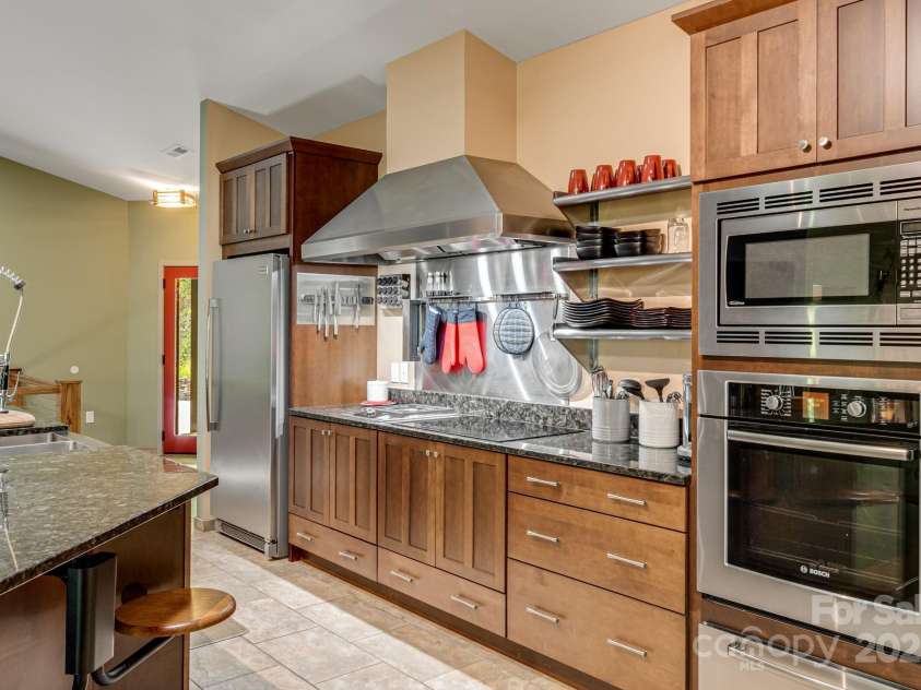 1760 Winding Creek Drive, Waynesville, NC 28786.  MLS# CAR4264715, YatesRealty ID 16223. Kitchen (4)