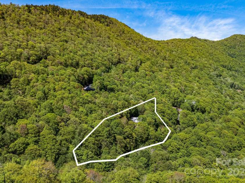 1760 Winding Creek Drive, Waynesville, NC 28786.  MLS# CAR4264715, YatesRealty ID 16223. Lot lines for visual representation only