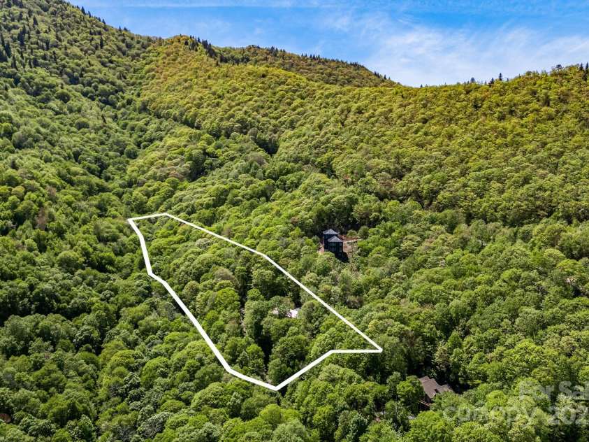 1760 Winding Creek Drive, Waynesville, NC 28786.  MLS# CAR4264715, YatesRealty ID 16223. Lot lines for visual representation only