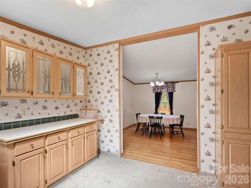 469 Hensley Branch Road, Burnsville, NC 28714.  MLS# CAR4369351, YatesRealty ID 16223. 