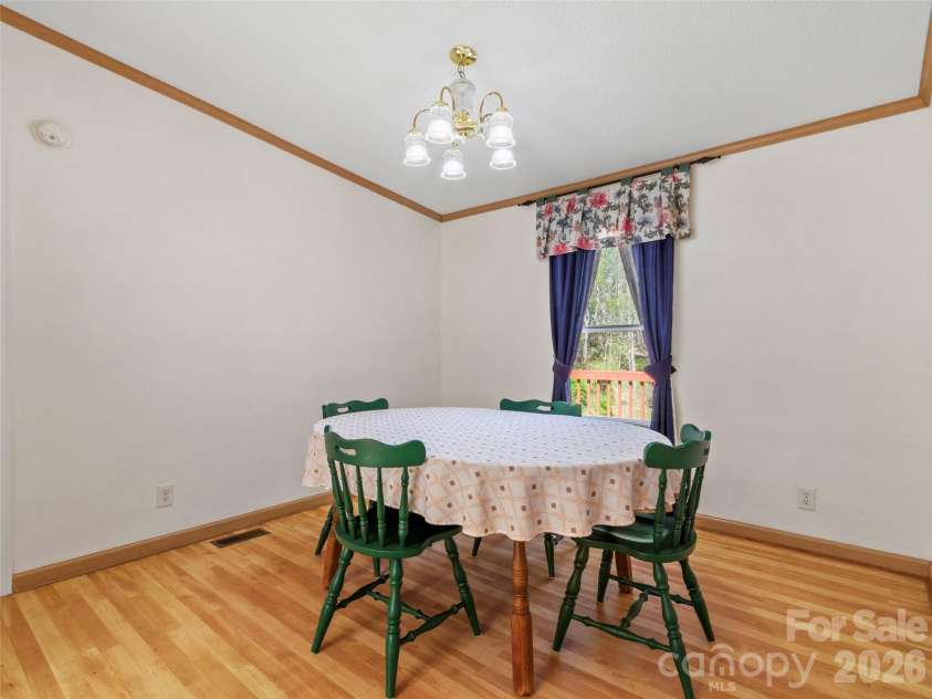 469 Hensley Branch Road, Burnsville, NC 28714.  MLS# CAR4369351, YatesRealty ID 16223. 
