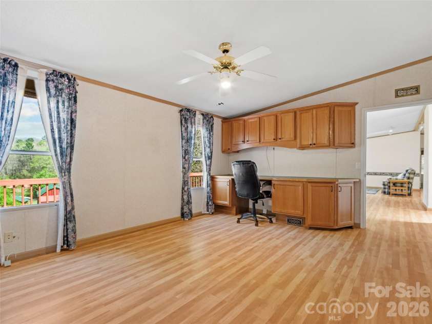 469 Hensley Branch Road, Burnsville, NC 28714.  MLS# CAR4369351, YatesRealty ID 16223. 