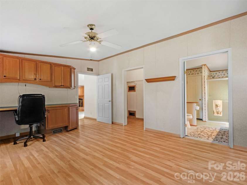 469 Hensley Branch Road, Burnsville, NC 28714.  MLS# CAR4369351, YatesRealty ID 16223. 