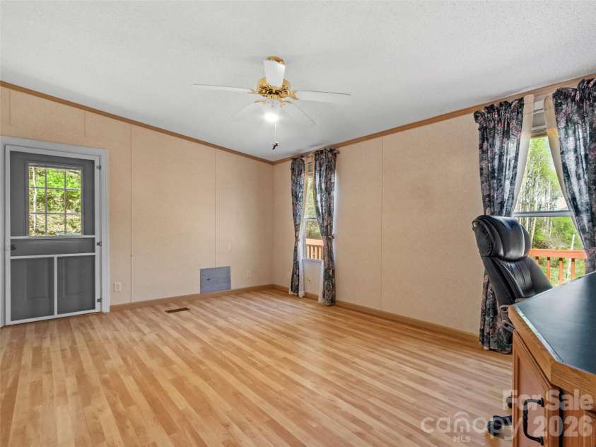 469 Hensley Branch Road, Burnsville, NC 28714.  MLS# CAR4369351, YatesRealty ID 16223. 