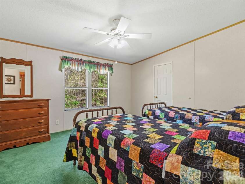 469 Hensley Branch Road, Burnsville, NC 28714.  MLS# CAR4369351, YatesRealty ID 16223. 