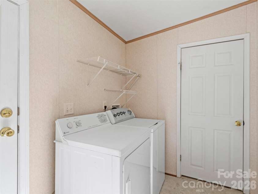 469 Hensley Branch Road, Burnsville, NC 28714.  MLS# CAR4369351, YatesRealty ID 16223. 