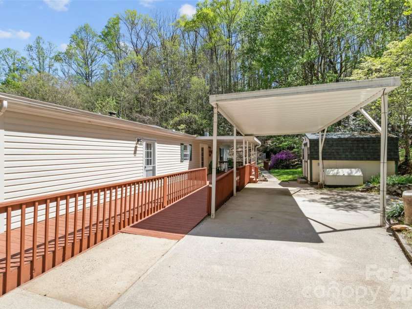 469 Hensley Branch Road, Burnsville, NC 28714.  MLS# CAR4369351, YatesRealty ID 16223. 