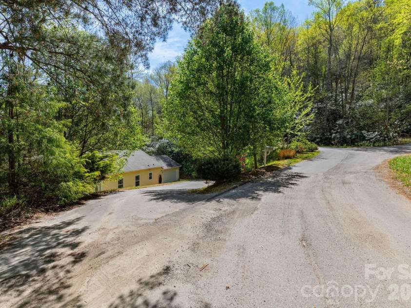 39 Kylie Grace Lane, Candler, NC 28715.  MLS# CAR4363998, YatesRealty ID 16224. Access from Road