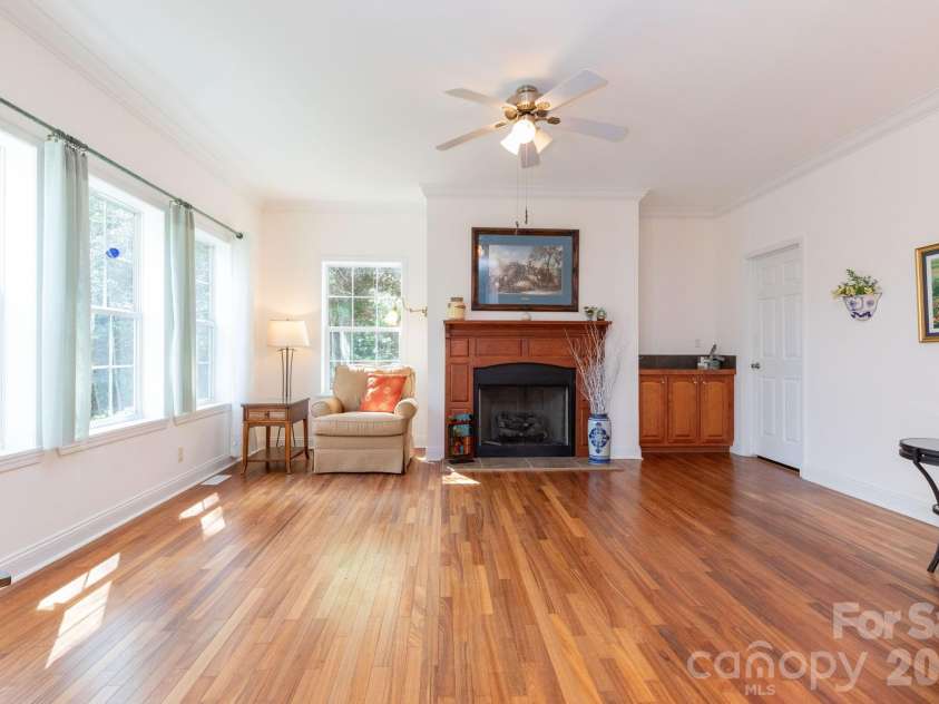 39 Kylie Grace Lane, Candler, NC 28715.  MLS# CAR4363998, YatesRealty ID 16224. Den