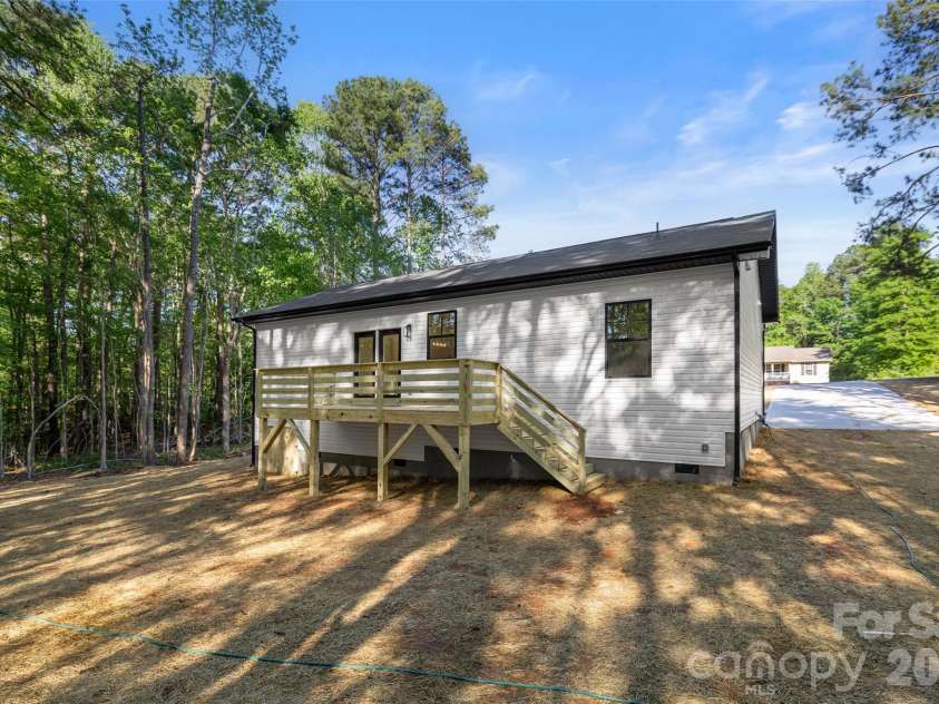 2277 Pacer Drive, Lancaster, SC 29720.  MLS# CAR4370344, YatesRealty ID 16225. 