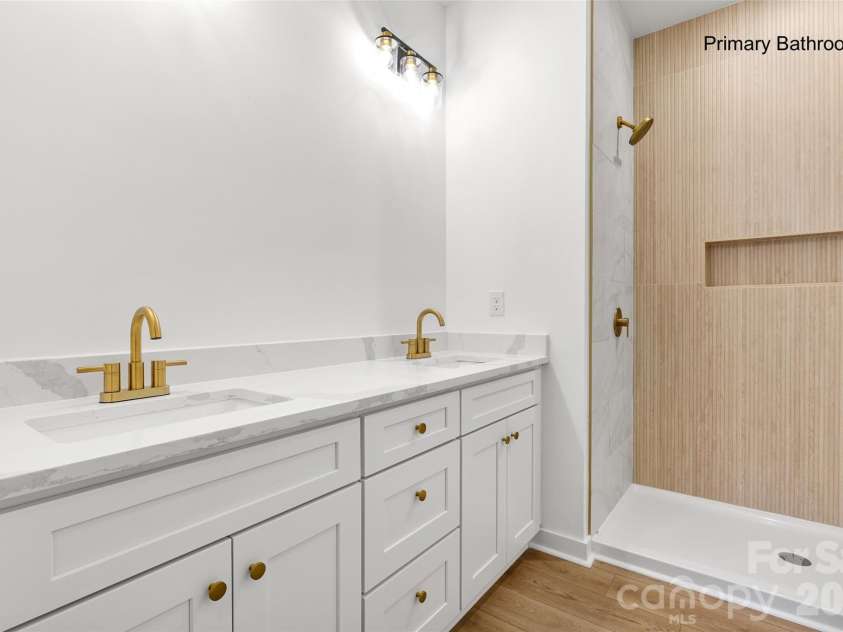 2277 Pacer Drive, Lancaster, SC 29720.  MLS# CAR4370344, YatesRealty ID 16225. Shower door is going to be installed. 