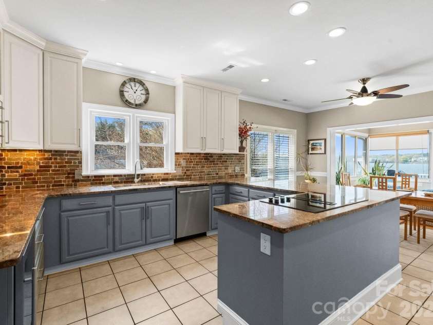 15236 Elena Drive, Charlotte, NC 28278.  MLS# CAR4368720, YatesRealty ID 16227. 