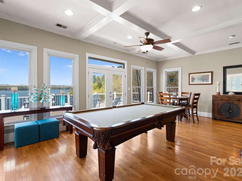 15236 Elena Drive, Charlotte, NC 28278.  MLS# CAR4368720, YatesRealty ID 16227. 