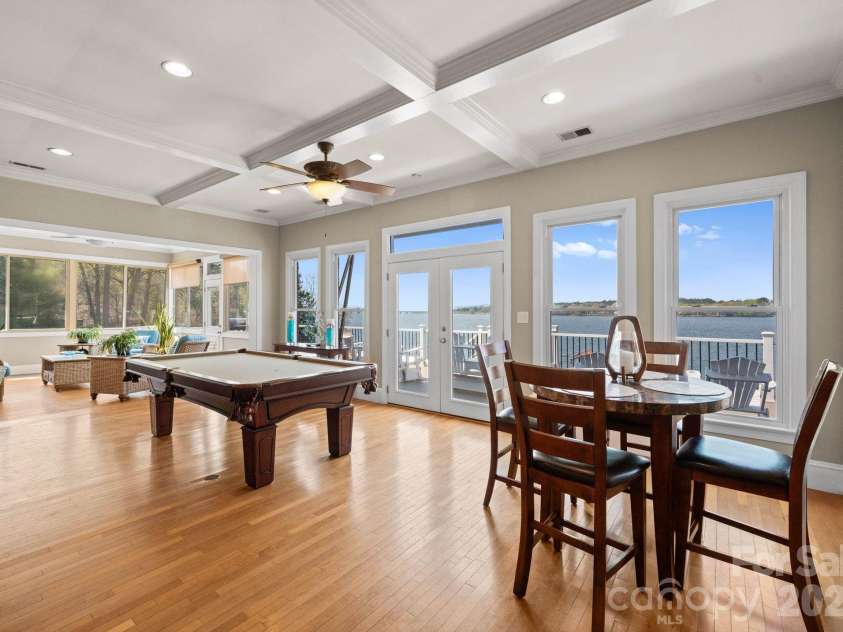 15236 Elena Drive, Charlotte, NC 28278.  MLS# CAR4368720, YatesRealty ID 16227. 