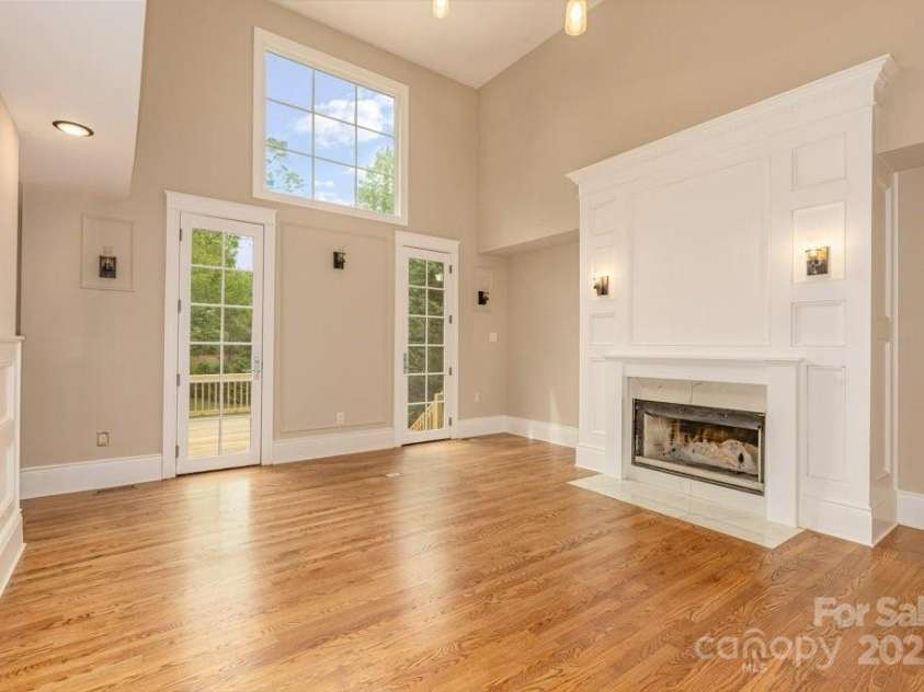 74 Eastmoor Drive, Asheville, NC 28805.  MLS# CAR4264542, YatesRealty ID 16228. 