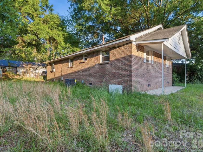 411B Green Street, Monroe, NC 28112.  MLS# CAR4369841, YatesRealty ID 16229. 