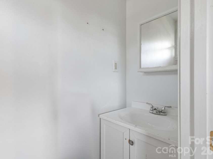 411B Green Street, Monroe, NC 28112.  MLS# CAR4369841, YatesRealty ID 16229. 