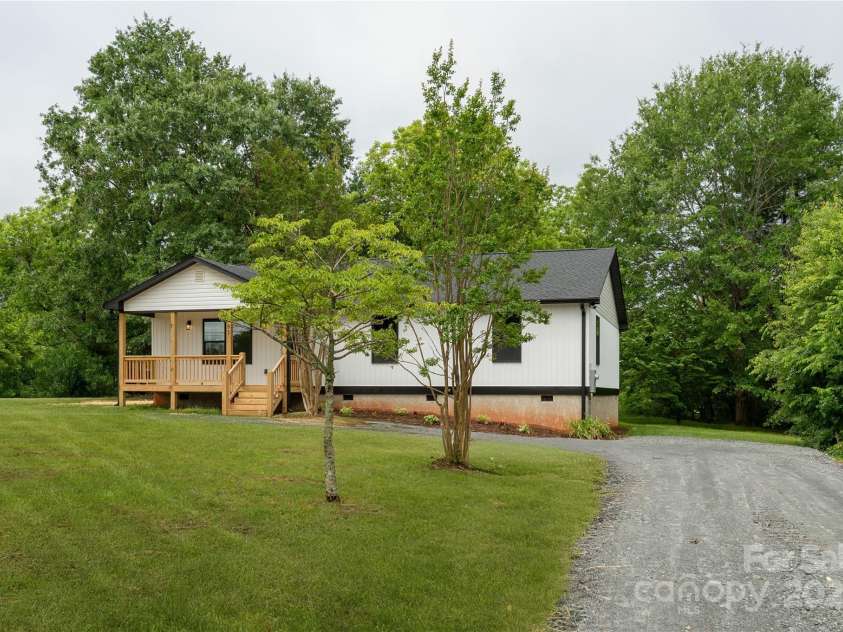 782 Poors Ford Road, Rutherfordton, NC 28139.  MLS# CAR4265456, YatesRealty ID 16229. 