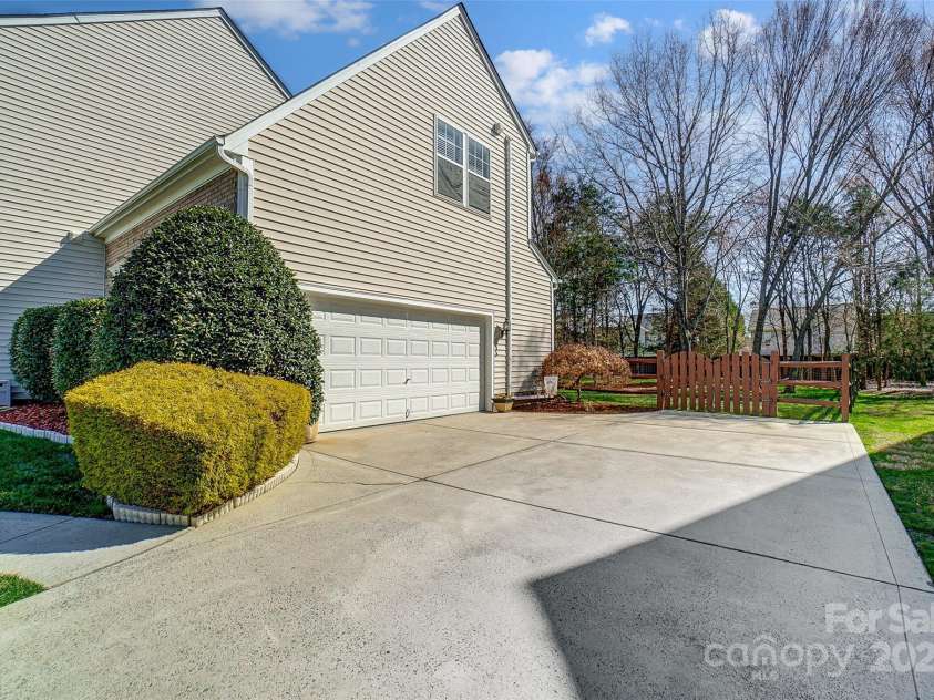 1114 Oak Alley Drive, Indian Trail, NC 28079.  MLS# CAR4223061, YatesRealty ID 1623. 