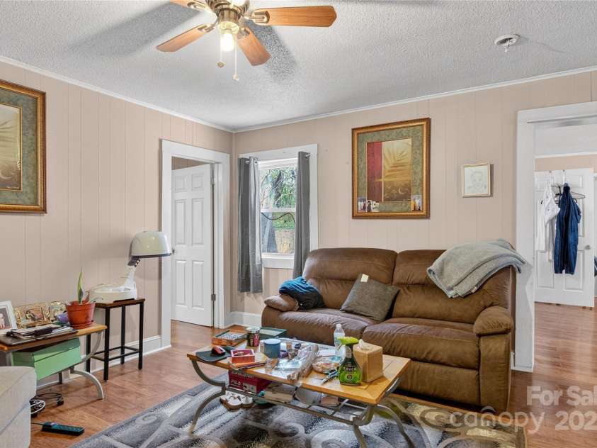 1115 8th Street, Statesville, NC 28677.  MLS# CAR4322610, YatesRealty ID 1623. 