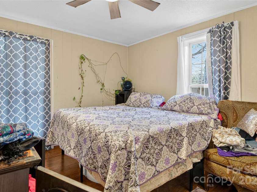 1115 8th Street, Statesville, NC 28677.  MLS# CAR4322610, YatesRealty ID 1623. 