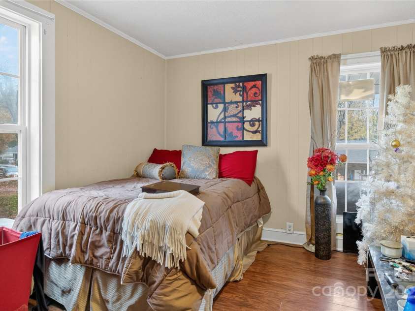 1115 8th Street, Statesville, NC 28677.  MLS# CAR4322610, YatesRealty ID 1623. 