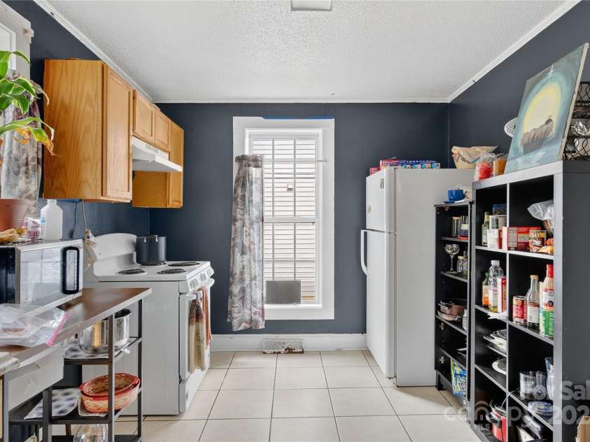 1115 8th Street, Statesville, NC 28677.  MLS# CAR4322610, YatesRealty ID 1623. 