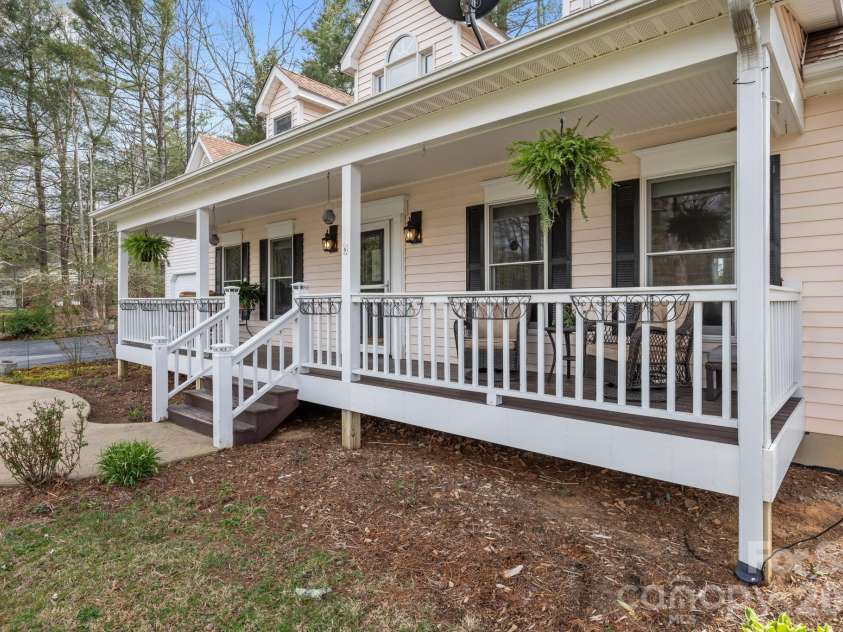 1618 Brookside Camp Road, Hendersonville, NC 28792.  MLS# CAR4365657, YatesRealty ID 16231. 