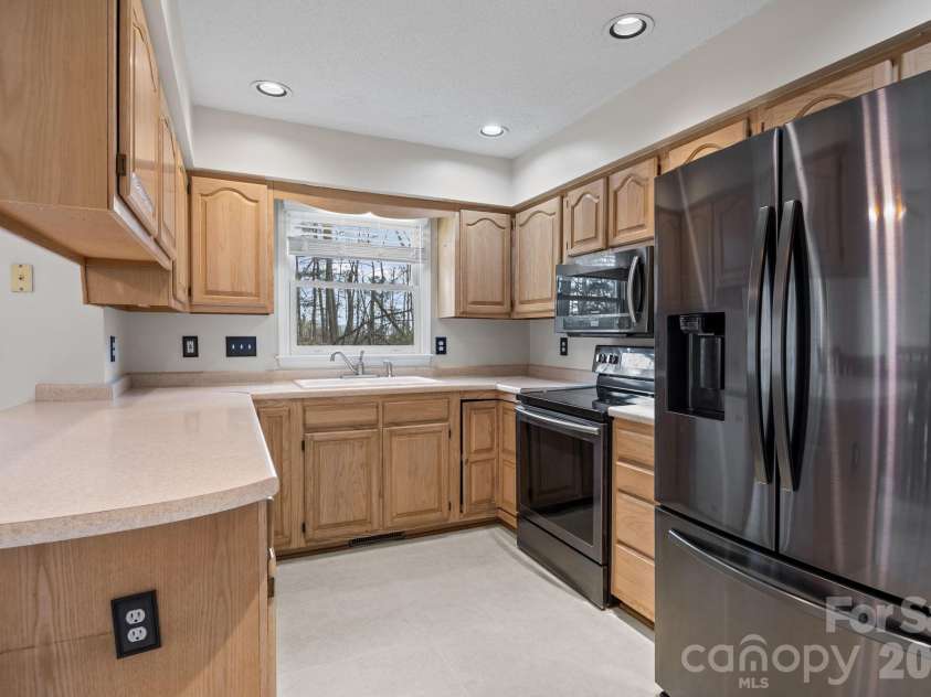 1618 Brookside Camp Road, Hendersonville, NC 28792.  MLS# CAR4365657, YatesRealty ID 16231. Kitchen