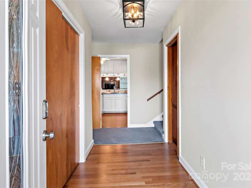 4844 Westchester Road, Winston Salem, NC 27103.  MLS# CAR4234068, YatesRealty ID 16232. 