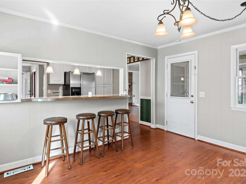 4844 Westchester Road, Winston Salem, NC 27103.  MLS# CAR4234068, YatesRealty ID 16232. 