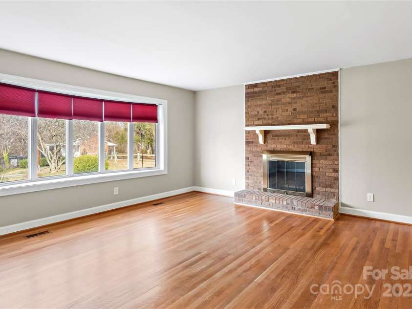 4844 Westchester Road, Winston Salem, NC 27103.  MLS# CAR4234068, YatesRealty ID 16232. 