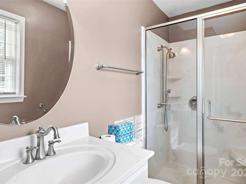 4844 Westchester Road, Winston Salem, NC 27103.  MLS# CAR4234068, YatesRealty ID 16232. 