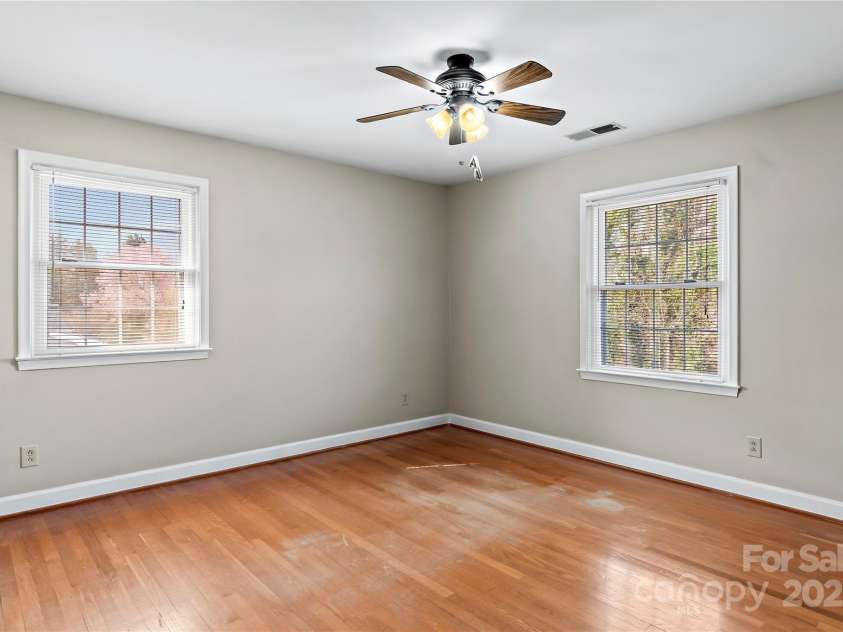 4844 Westchester Road, Winston Salem, NC 27103.  MLS# CAR4234068, YatesRealty ID 16232. 