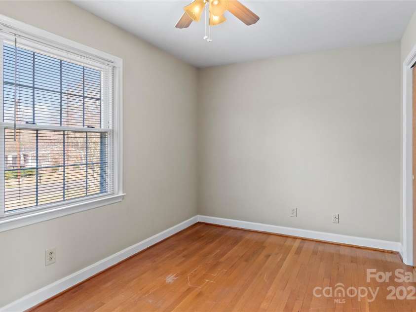 4844 Westchester Road, Winston Salem, NC 27103.  MLS# CAR4234068, YatesRealty ID 16232. 