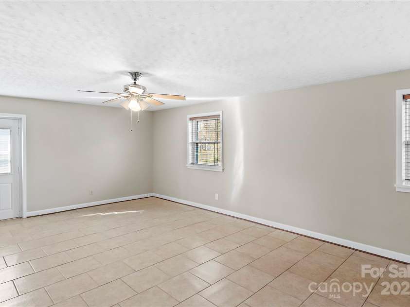 4844 Westchester Road, Winston Salem, NC 27103.  MLS# CAR4234068, YatesRealty ID 16232. 