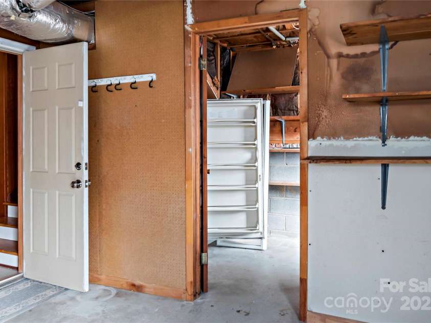 4844 Westchester Road, Winston Salem, NC 27103.  MLS# CAR4234068, YatesRealty ID 16232. 