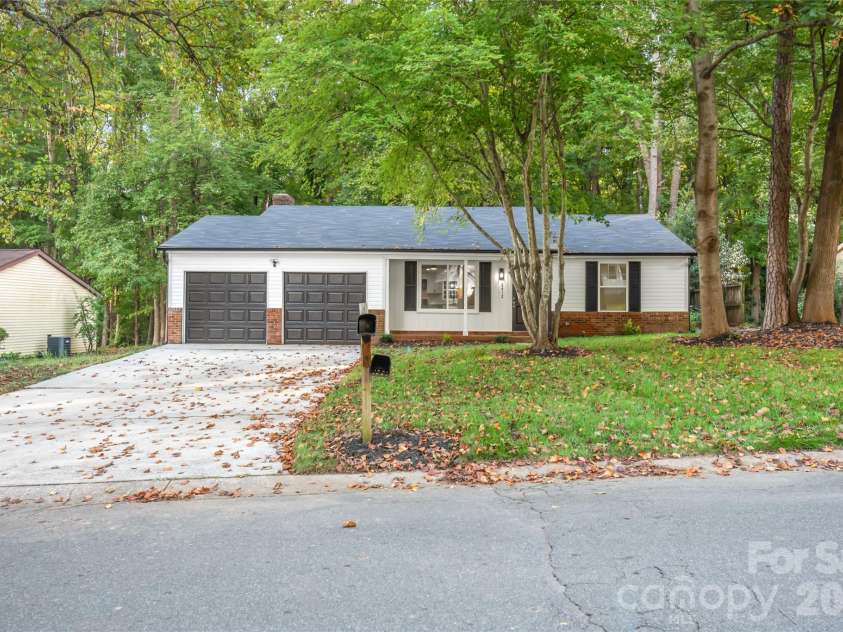 8412 Strider Drive, Charlotte, NC 28212.  MLS# CAR4310180, YatesRealty ID 16232. 