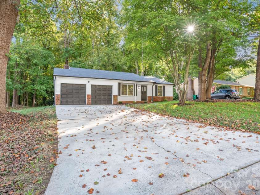 8412 Strider Drive, Charlotte, NC 28212.  MLS# CAR4310180, YatesRealty ID 16232. 