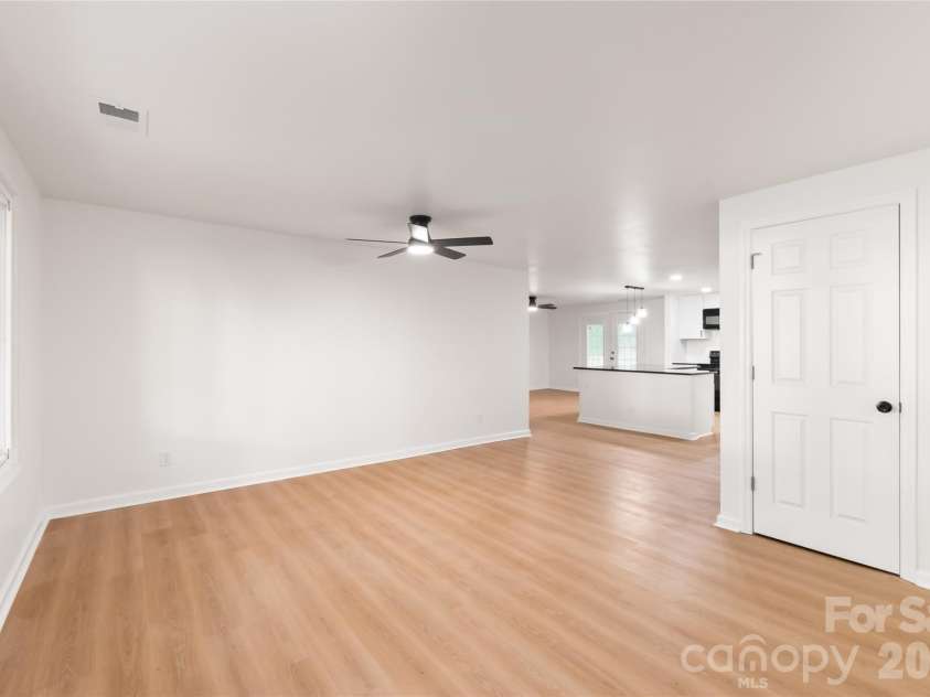 8412 Strider Drive, Charlotte, NC 28212.  MLS# CAR4310180, YatesRealty ID 16232. 