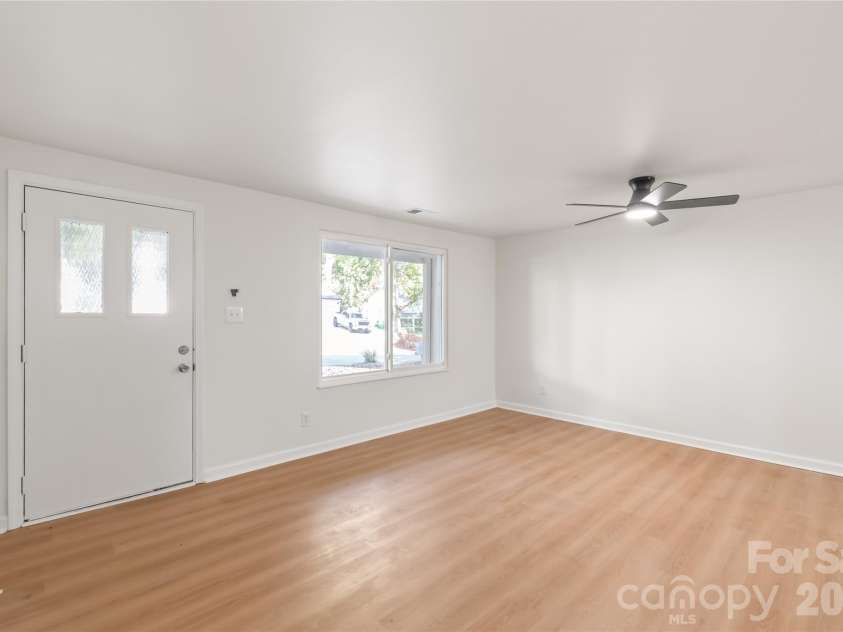 8412 Strider Drive, Charlotte, NC 28212.  MLS# CAR4310180, YatesRealty ID 16232. 