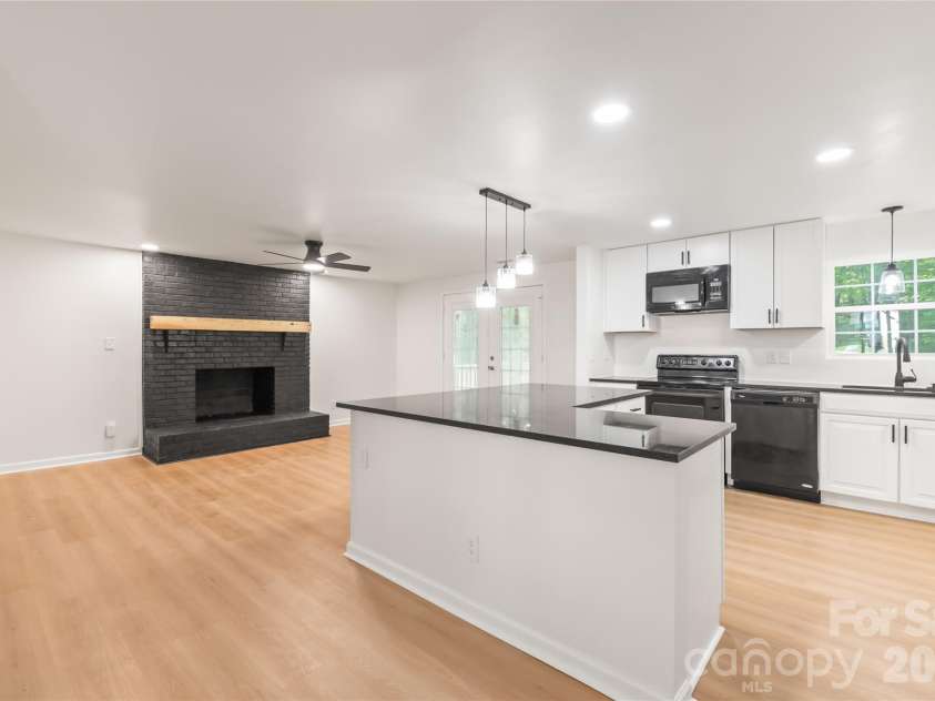 8412 Strider Drive, Charlotte, NC 28212.  MLS# CAR4310180, YatesRealty ID 16232. 