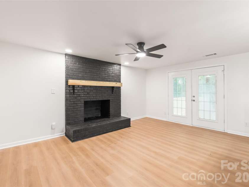 8412 Strider Drive, Charlotte, NC 28212.  MLS# CAR4310180, YatesRealty ID 16232. 