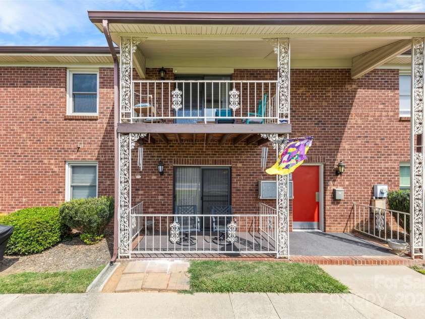 123 Carriage House Drive, Kannapolis, NC 28081.  MLS# CAR4249166, YatesRealty ID 16233. 