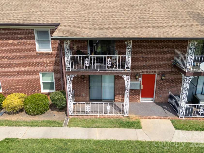 123 Carriage House Drive, Kannapolis, NC 28081.  MLS# CAR4249166, YatesRealty ID 16233. 