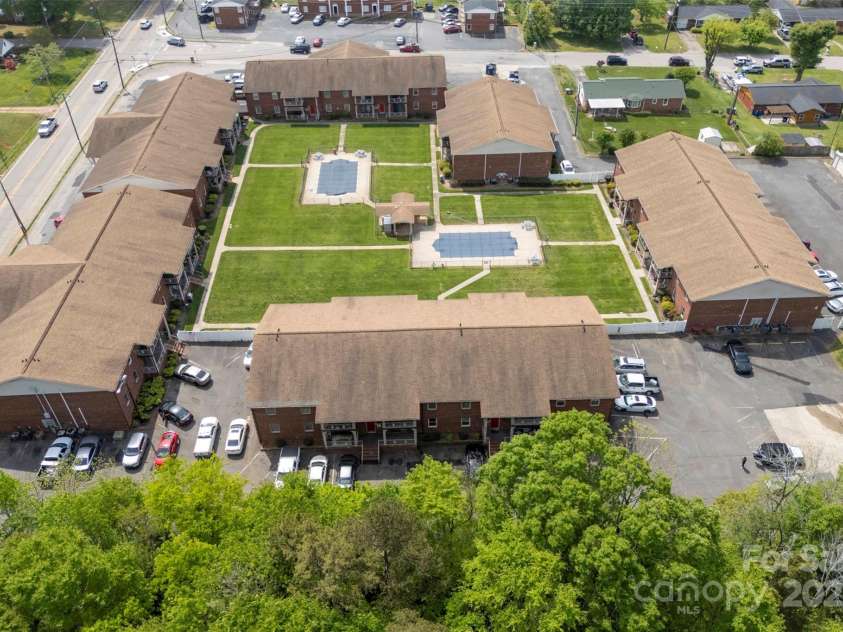 123 Carriage House Drive, Kannapolis, NC 28081.  MLS# CAR4249166, YatesRealty ID 16233. Drone view